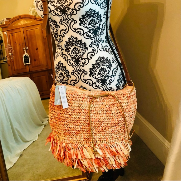 ๐ Marisol Straw Fringe Tote Crossbody - Picture 2 of 5